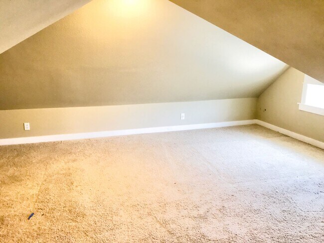 Building Photo - Foster-Powell Charming Bungalow with Bonus Finished Attic Space