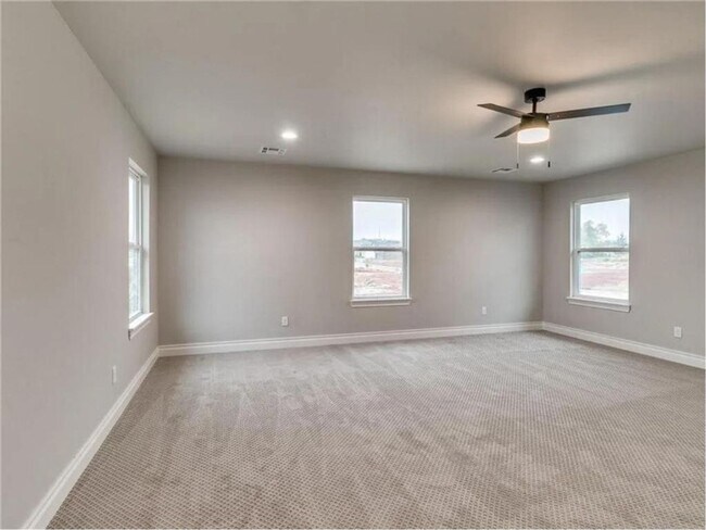 Building Photo - Gorgeous Newer Build! 4 Bed 3 Bath in Deer...