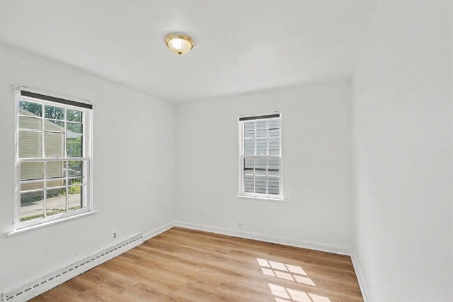 Building Photo - Practical 2 bedroom Rental with Recent Updates $1200/Month
