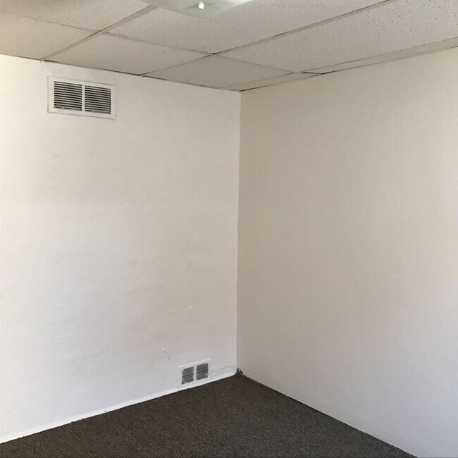 Building Photo - 1536 Peterson St