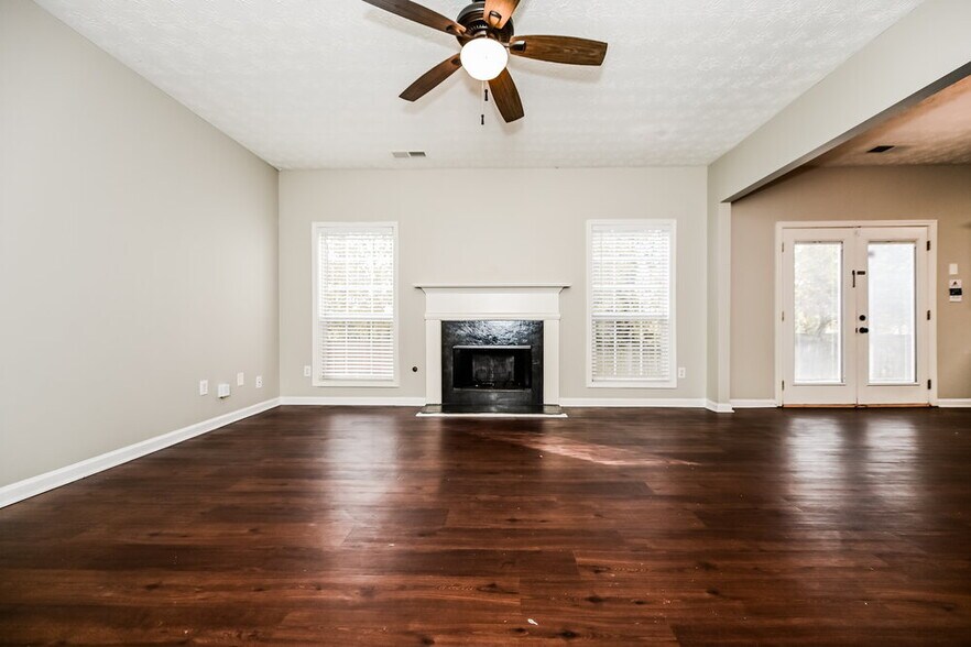 Building Photo - 251 Winthrop Ln