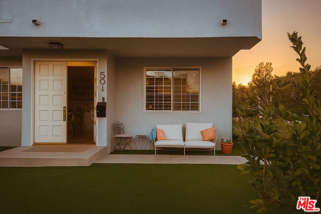 Building Photo - 501 S Gretna Green Way