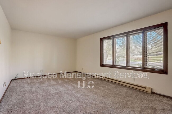 Building Photo - 416 S Bird St