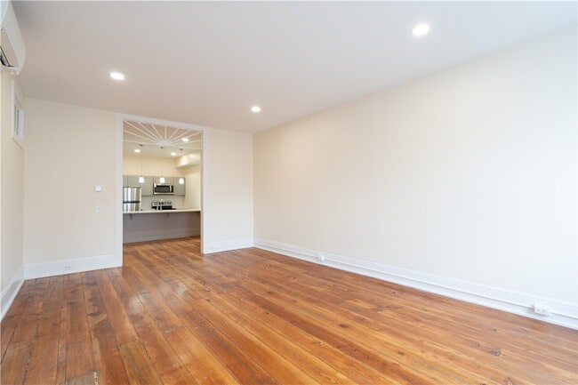 Building Photo - 178 Main St