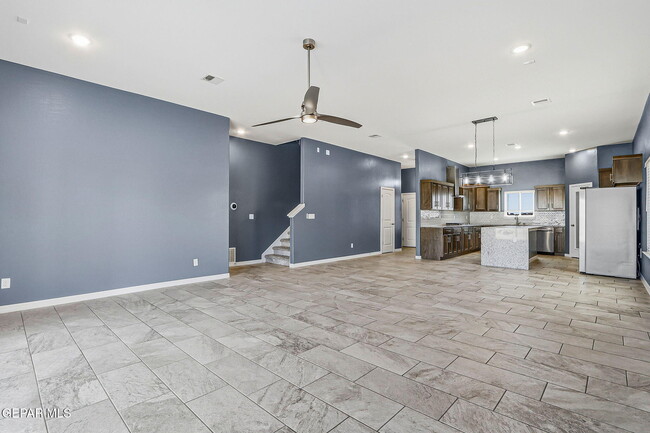 Building Photo - 2300 Sammy Cervantes St