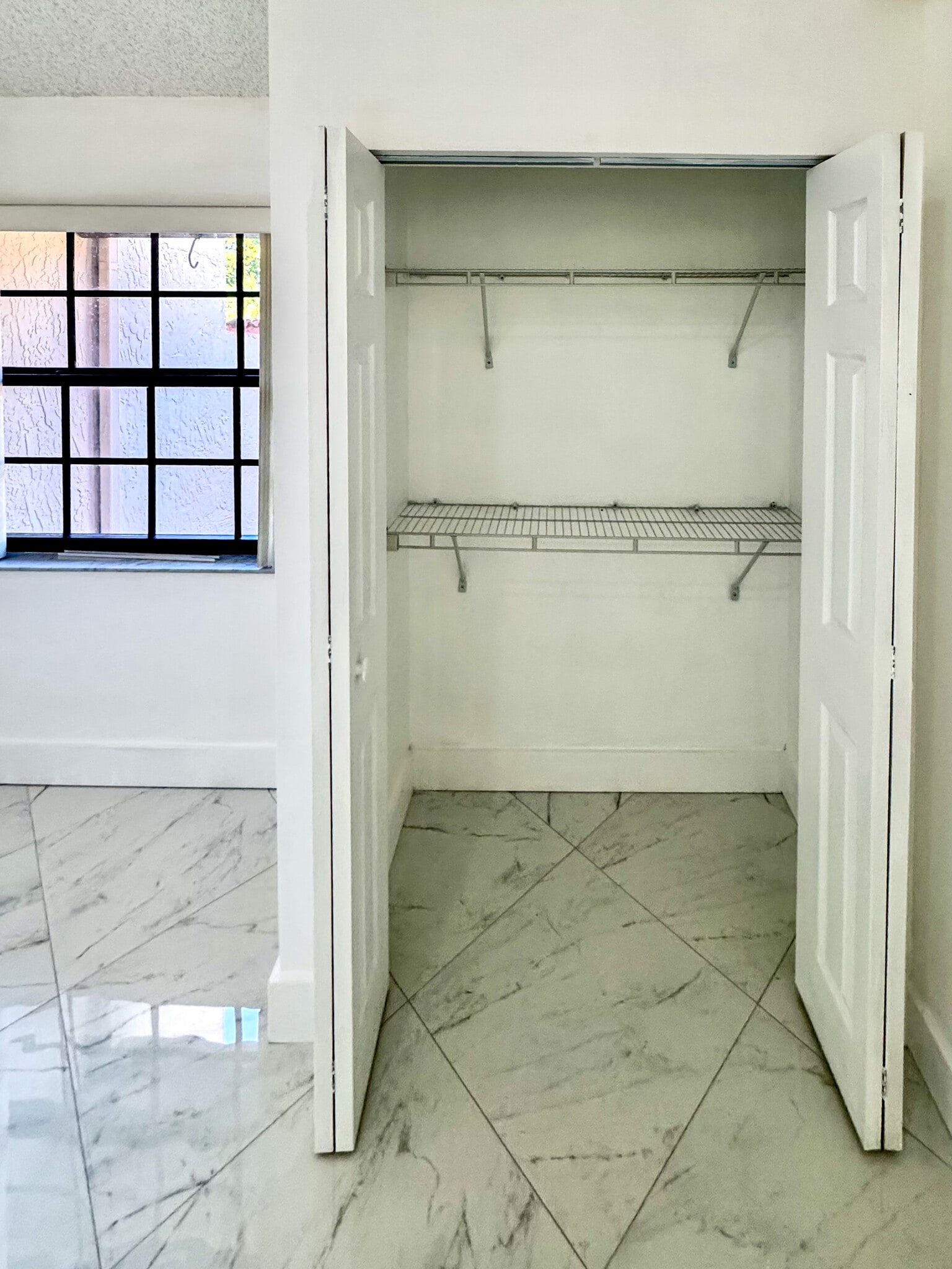 Building Photo - 9151 W Sunrise Blvd