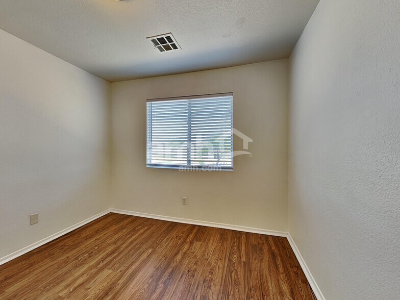 Building Photo - 2014 N 104th Ave