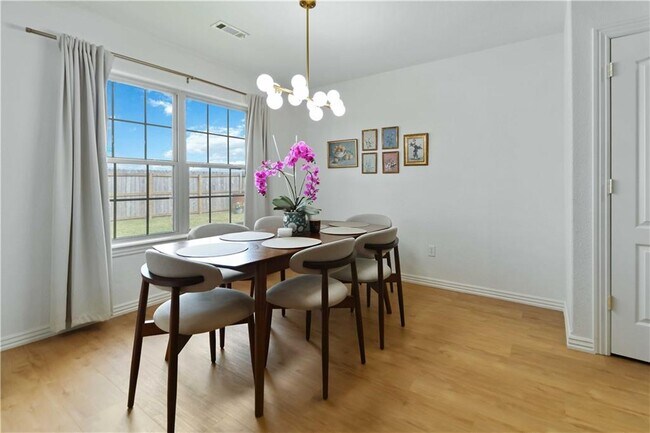 Building Photo - 3000 SW Wentworth Ave