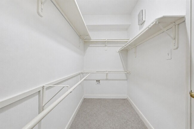 Building Photo - 19011 Polo Meadow Dr