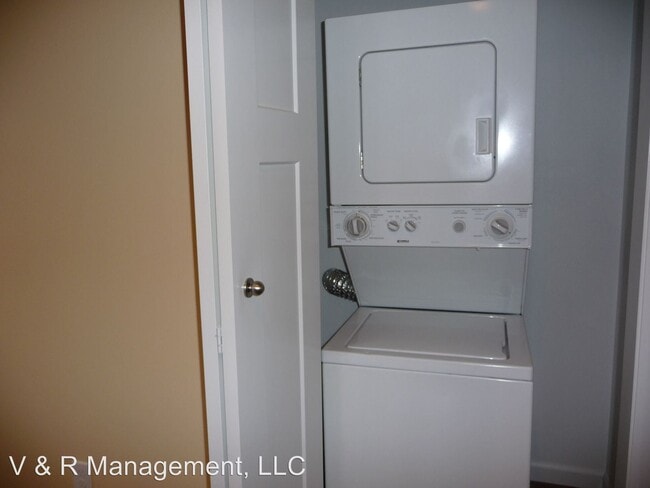 Building Photo - 2 br, 1 bath House - 3127  Jack St. N