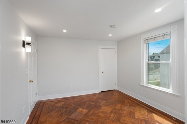 Building Photo - 108 Thomas St