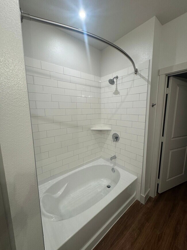 Building Photo - 615 E Foster Crossing Rd