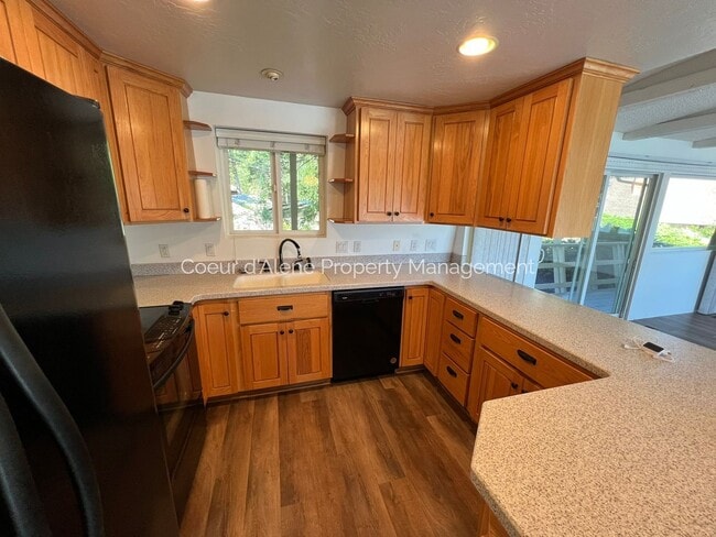 Building Photo - 2+ bed, 2 bath house on the Spokane River!