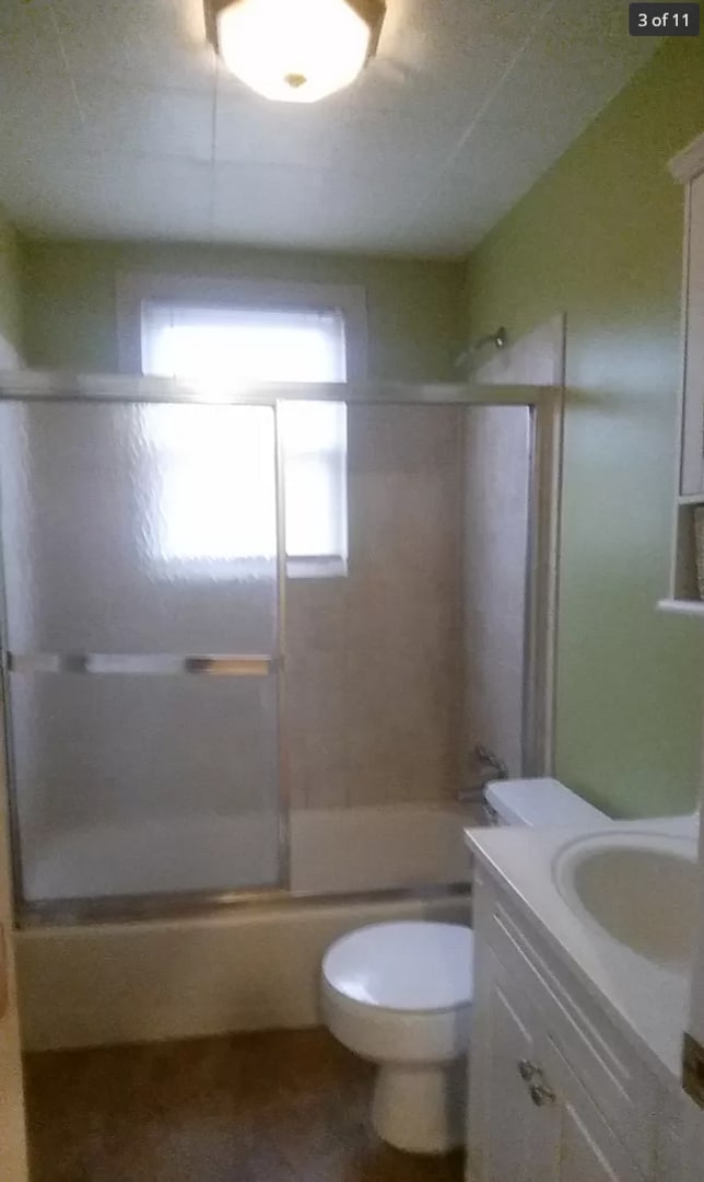 Building Photo - 3 Bedroom, 1 Bath Townhome