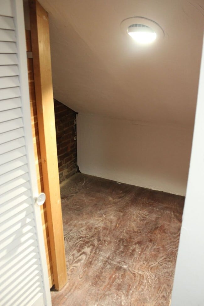 Building Photo - 319-321 S. Washington Street