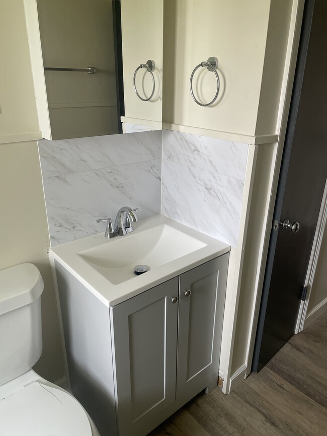 Building Photo - 1537 Boones Lick Rd