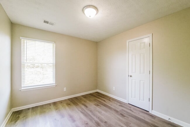 Building Photo - 2966 Heather Lake Dr