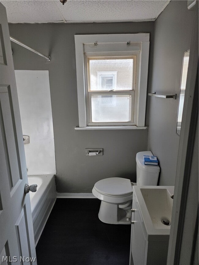 Building Photo - 168 Lake Ave