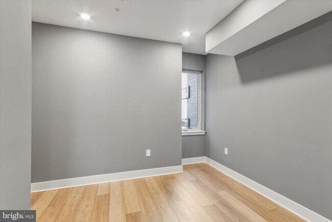 Building Photo - 1615 Poplar St