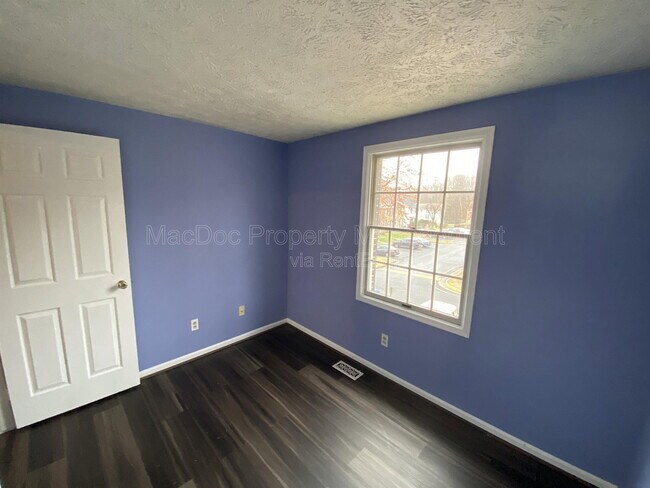 Building Photo - 300 Cross Ridge Ct