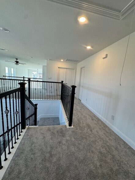 Building Photo - 701 Harmony Trl