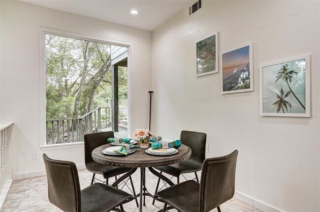 Building Photo - 8804 Mountain Ridge Dr