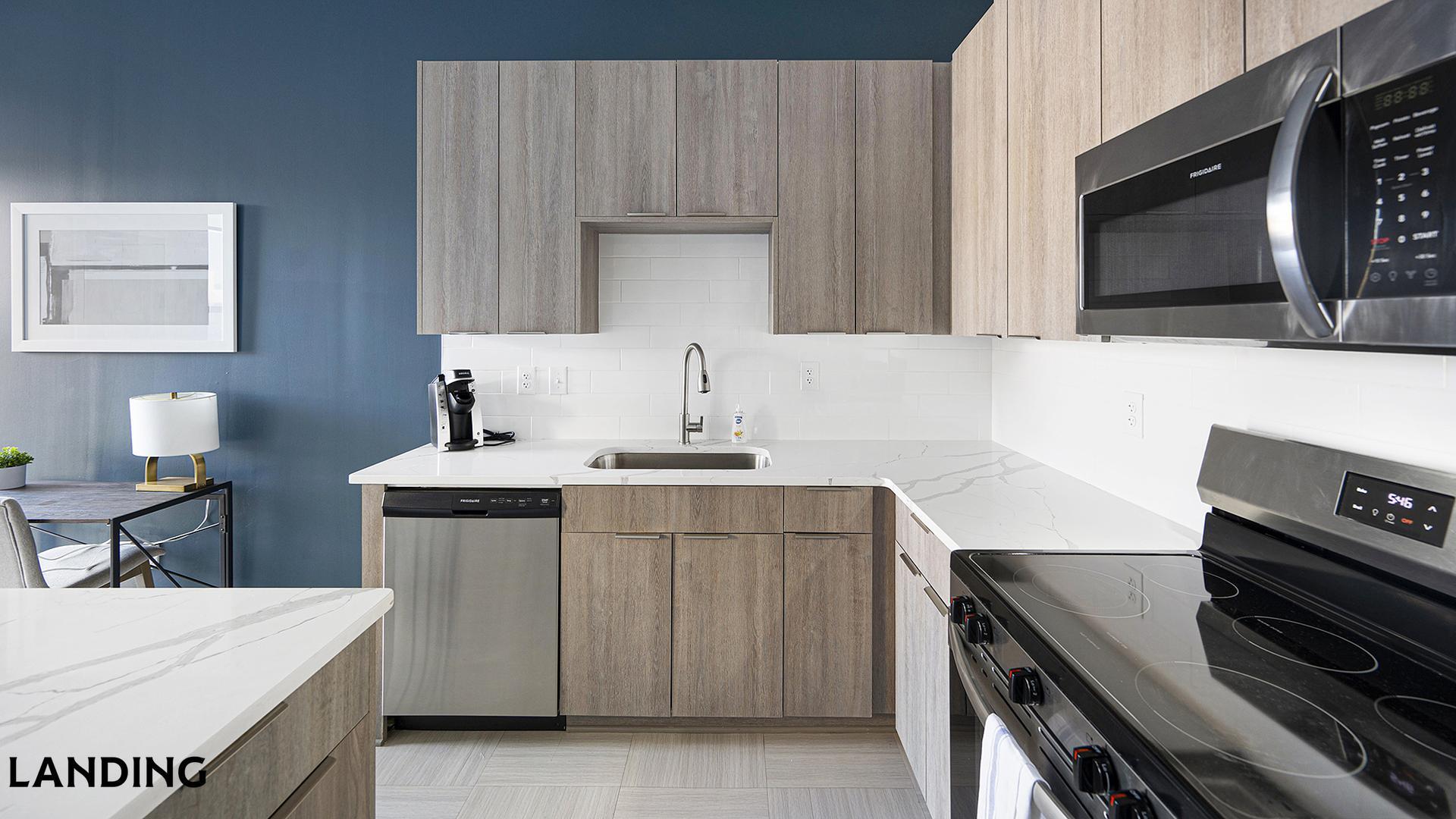 Building Photo - 600 19th St N