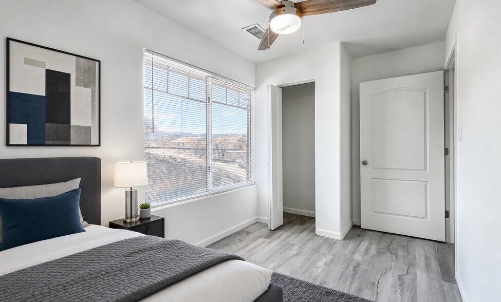Guest Room - 701 Campbell St