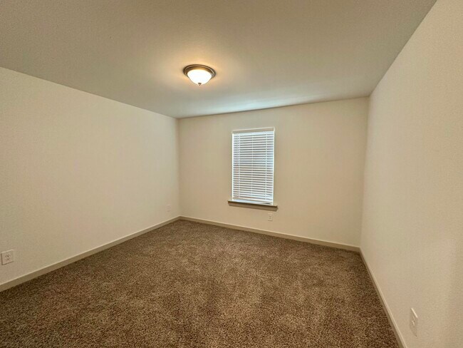 Building Photo - 2328 149th St