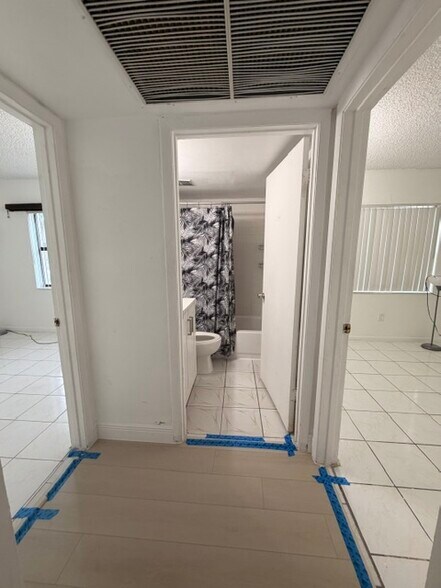 Building Photo - 9704 Hammocks Blvd