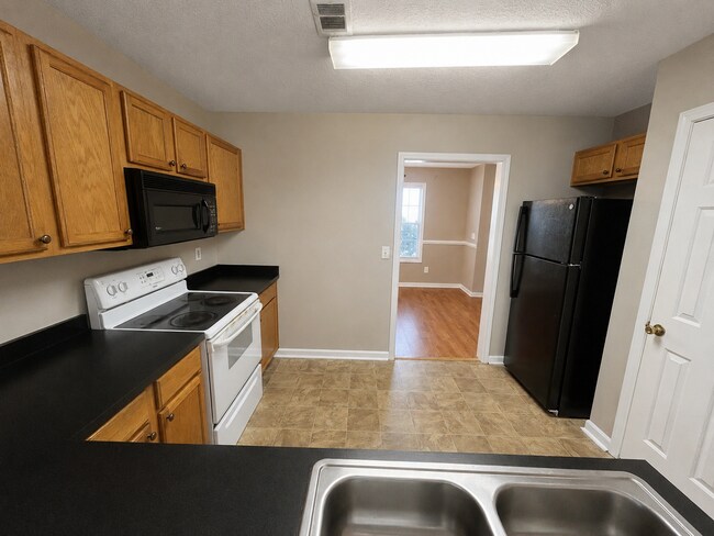 Building Photo - 318 Castle Ridge Dr