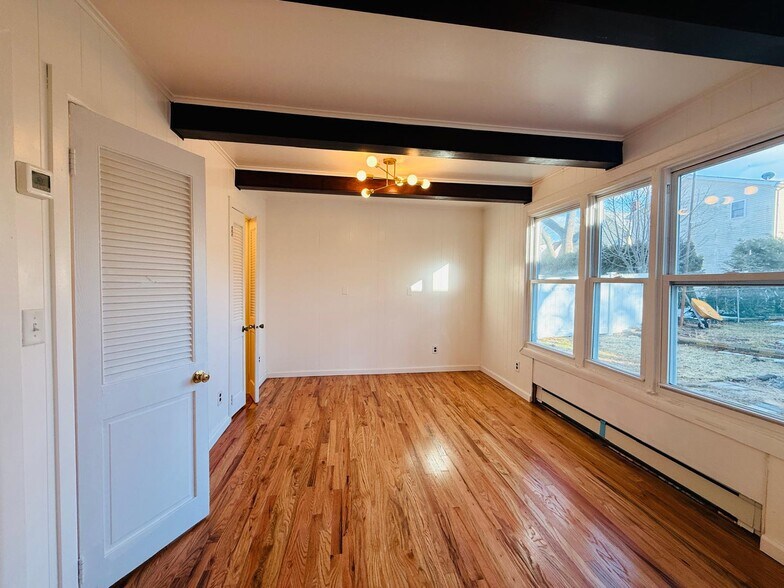 Building Photo - 86 W Main St