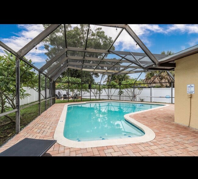 Building Photo - 9605 129th Ave