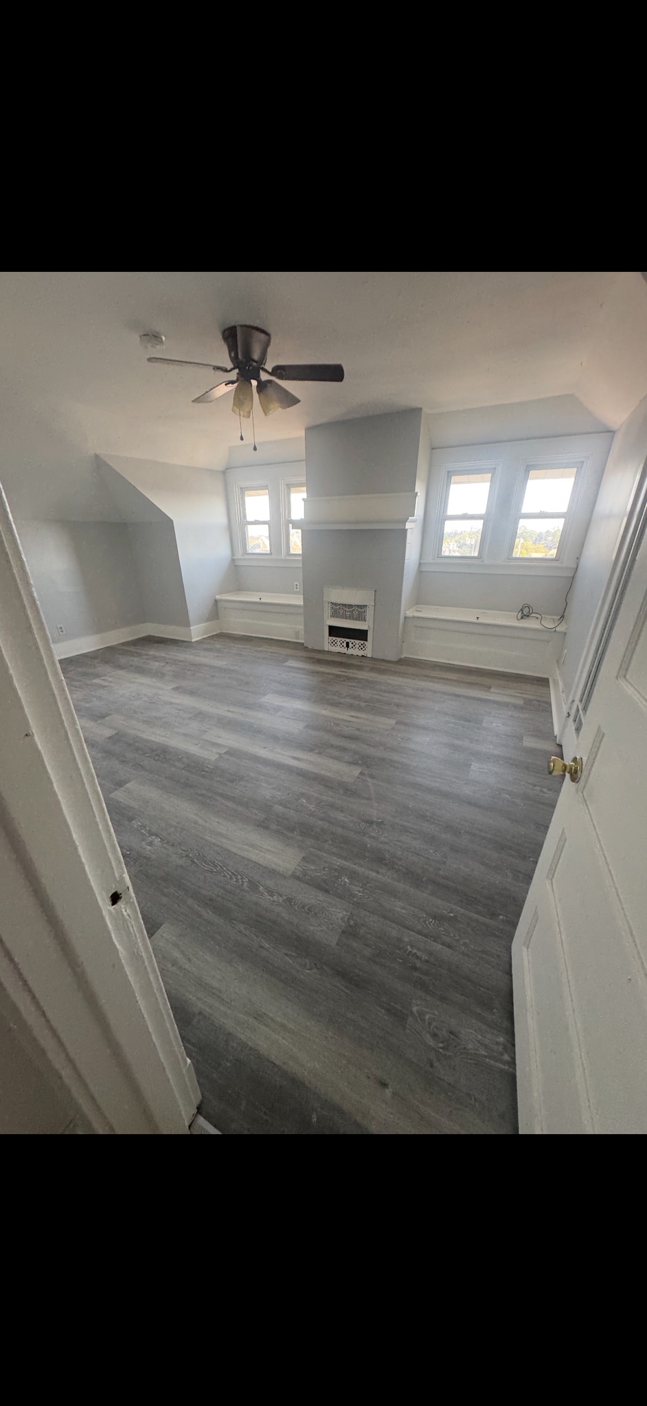 Building Photo - 1417 Dormont Ave