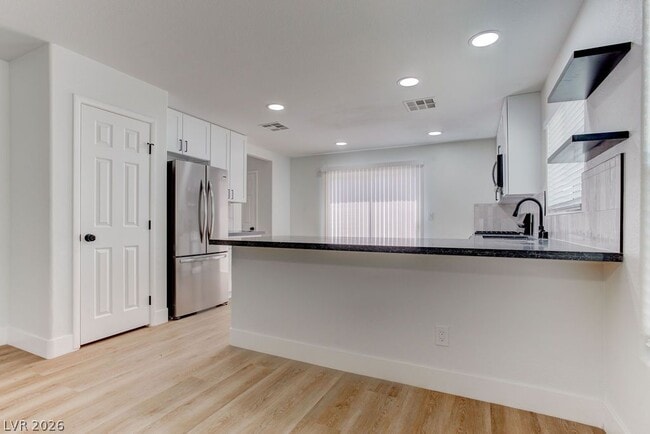 Building Photo - 8765 First Lady Ave