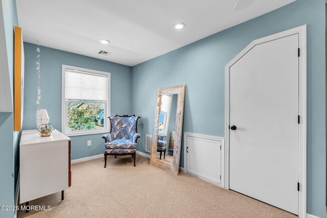 Building Photo - 510 Lareine Ave