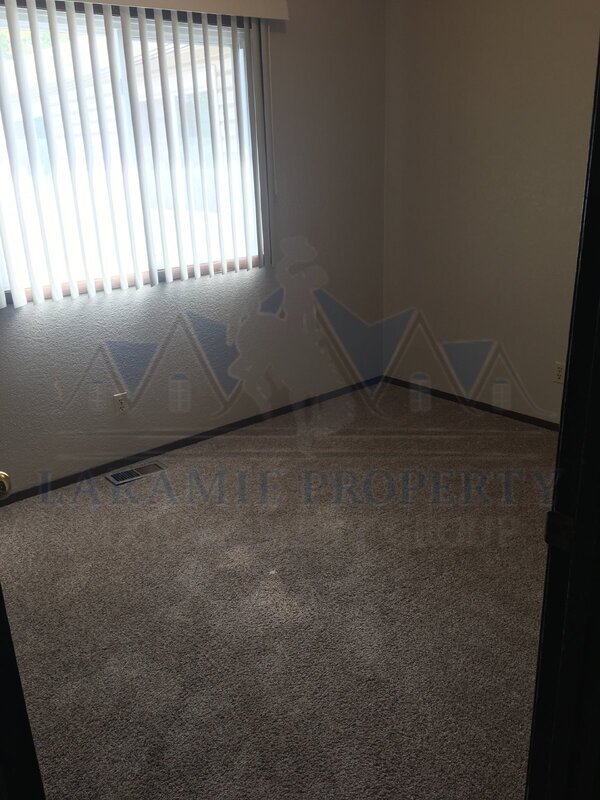 Building Photo - 802 E Canby St