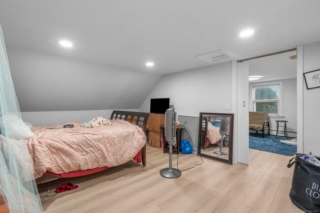 Building Photo - 10 Cold Spring St