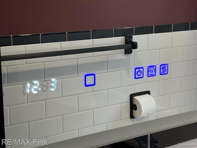 Building Photo - 4516 Robinwood Ave