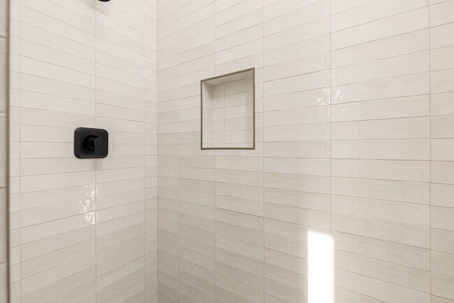 Building Photo - Beautiful 5 bed 4 bath home in Desert Cany...