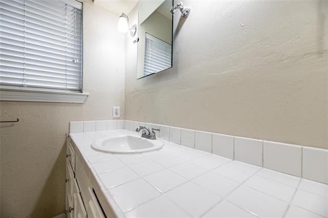 Building Photo - 7111 Wild Valley Dr