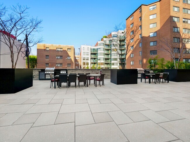 Building Photo - 950 25th St NW