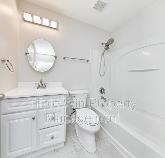 Building Photo - 152 Waterside Crossing Dr