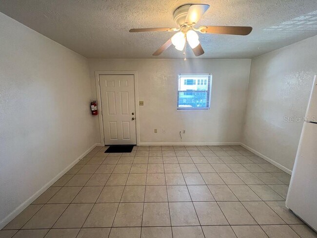Building Photo - 1406 SW 18th Pl