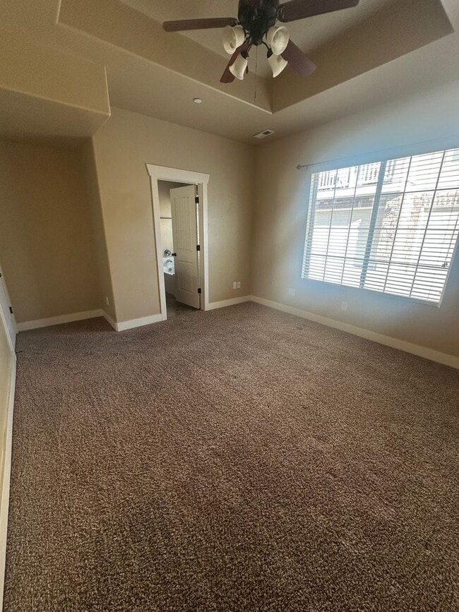 Building Photo - BEAUIFUL HOME!!!