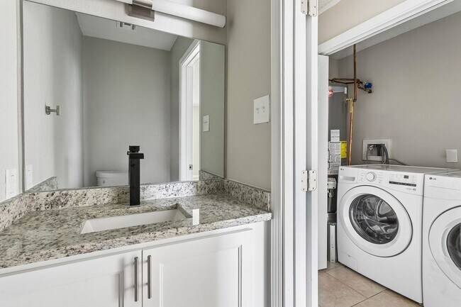 Building Photo - (OTR)2610-2612Dawso