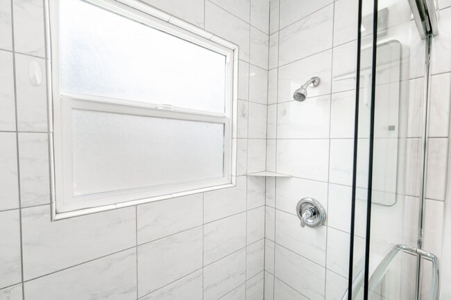 Building Photo - Brand New 2 Bed / 1 Bath Cottage w/ Private Garage & Yard! |Offering Two Weeks of Free Rent!|