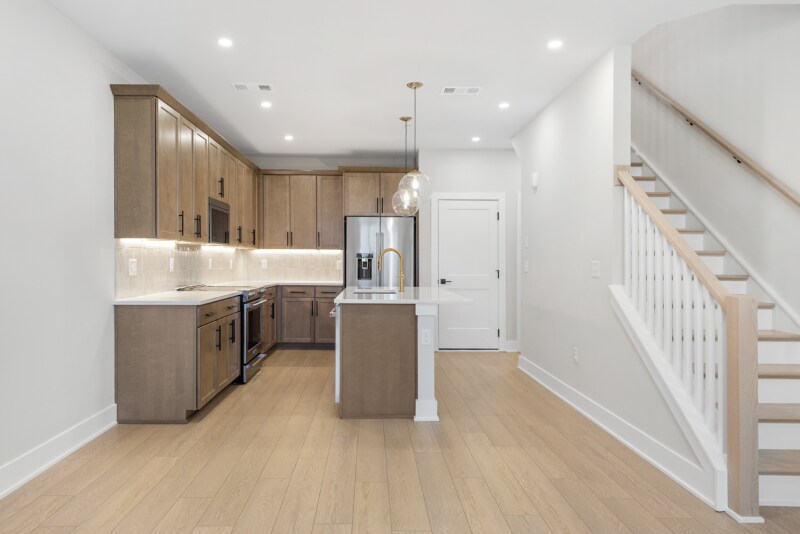 Building Photo - 814 42nd Ave N