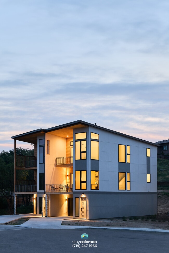 Glenn St - 2248 Glenn St