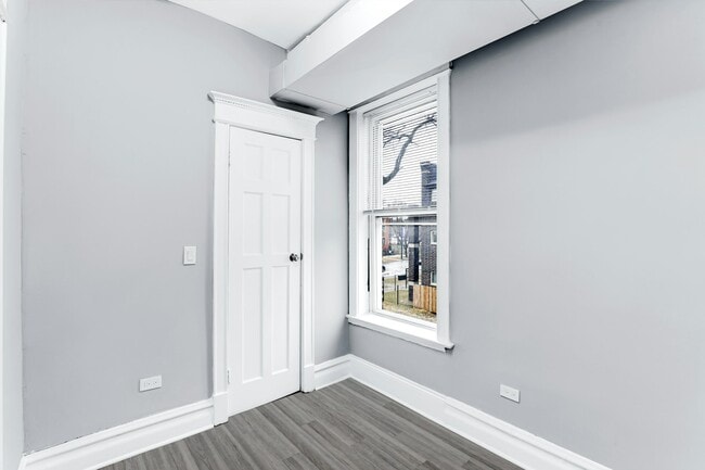 Building Photo - 5341 S Indiana Ave